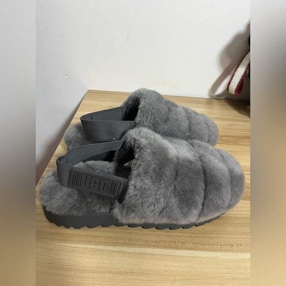 UGG Super Fluff Slipper - Picture 7 of 9
